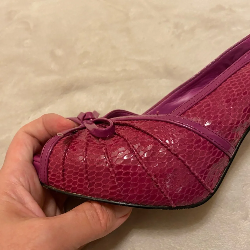 White House Black Market Fuchsia Slingback Heels